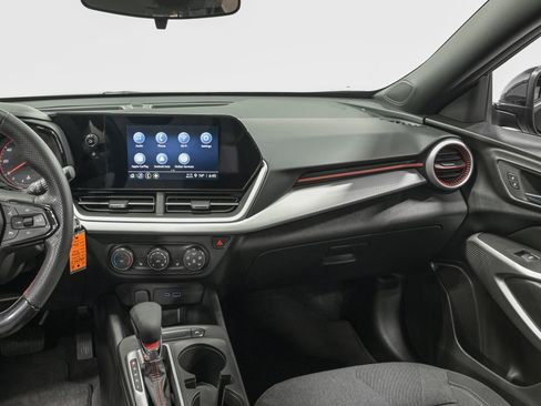 Used 2024 Chevrolet Trax RS w/ Driver Confidence Package FWD image 31