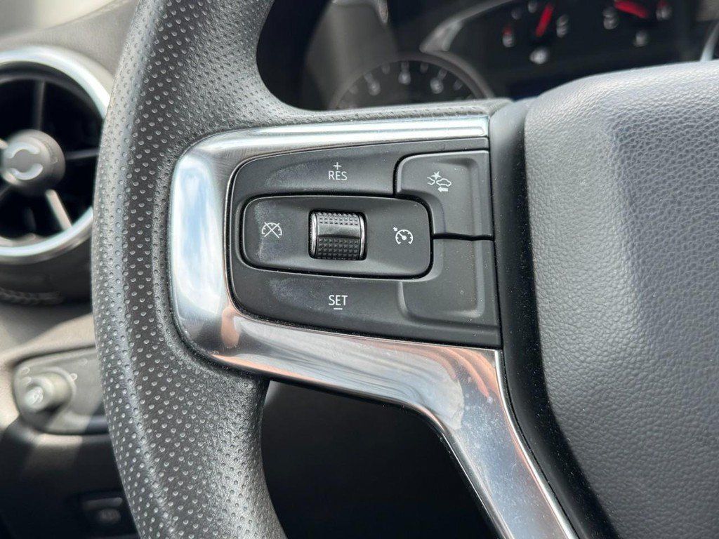 Used 2024 Chevrolet Blazer LT w/ Convenience Package FWD image 19