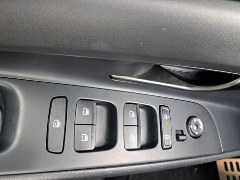 Used 2025 Hyundai Elantra Sport image 16