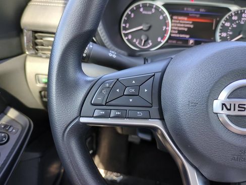 Used 2023 Nissan Sentra SV FWD image 17