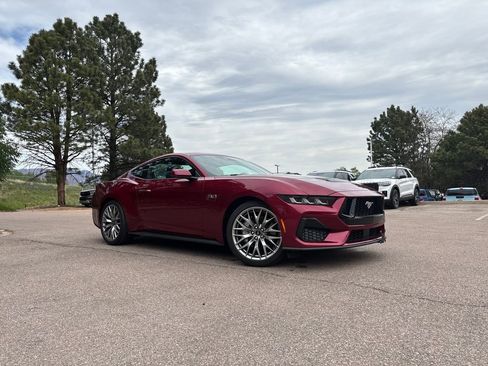 Used 2025 Ford Mustang GT Premium RWD image 7