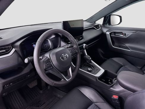 Used 2024 Toyota RAV4 XSE image 9