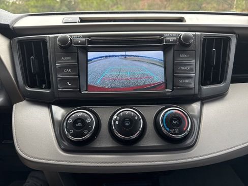 Used 2015 Toyota RAV4 LE image 21