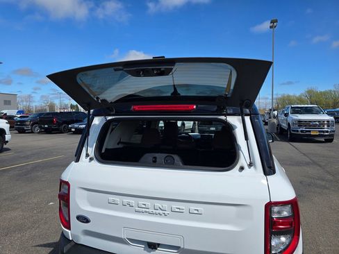 Used 2022 Ford Bronco Sport Outer Banks w/ Tech Package AWD/4WD image 10
