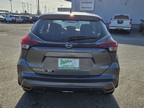 New 2025 Nissan Kicks Play S image 8
