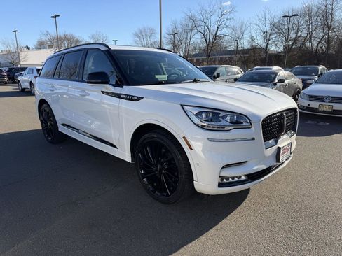 Used 2024 Lincoln Aviator Reserve w/ Equipment Group 201A image 3
