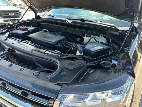 Used 2021 Chevrolet Tahoe Z71 w/ Z71 Signature Package AWD/4WD image 46