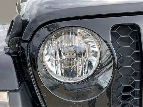 Used 2022 Jeep Gladiator Sport AWD/4WD image 28