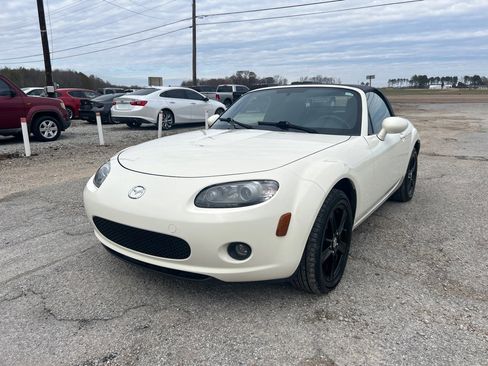 Used 2008 MAZDA MX-5 Miata Sport image 3