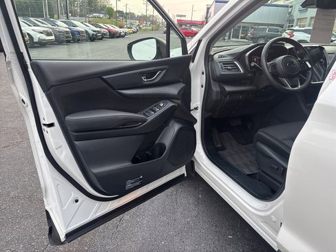 Certified 2025 Subaru Ascent Premium image 9