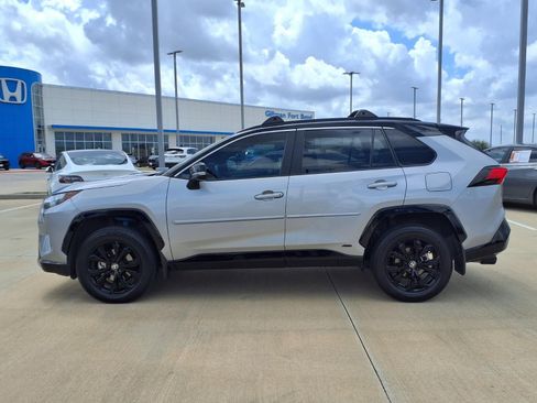Used 2024 Toyota RAV4 XSE AWD/4WD image 3
