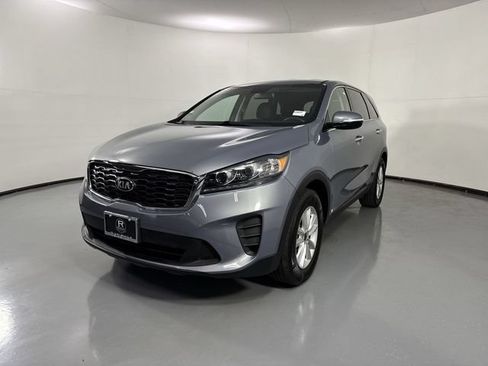 Used 2020 Kia Sorento LX AWD/4WD image 2