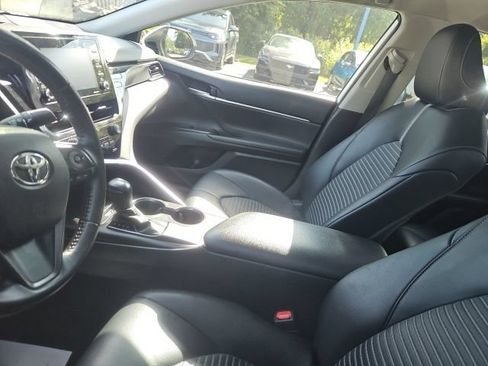 Used 2021 Toyota Camry SE FWD image 7