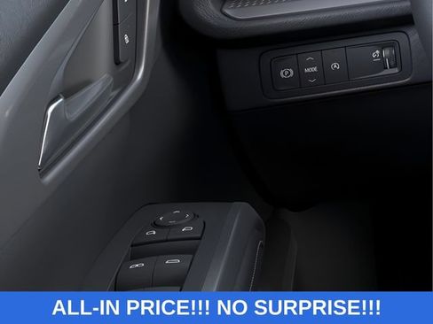 New 2027 Chevrolet Traverse LT w/ Sun and Wheel Package FWD image 16