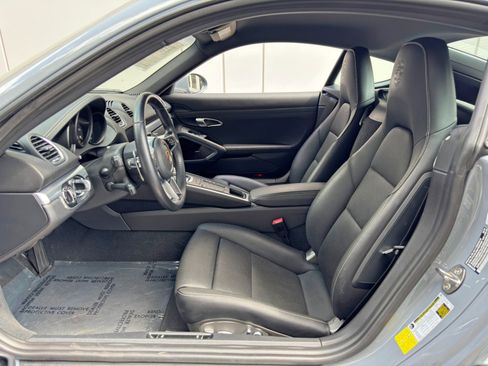 Used 2024 Porsche 718 Cayman RWD image 16