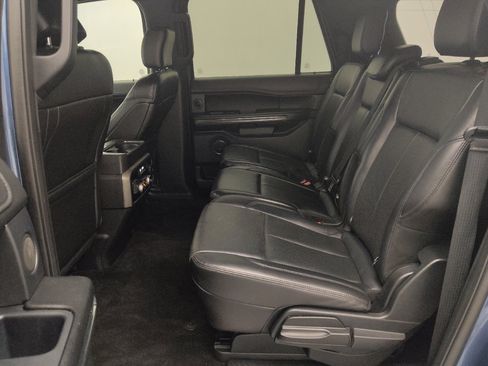 Used 2018 Ford Expedition Max XLT w/ Equipment Group 202A RWD image 18