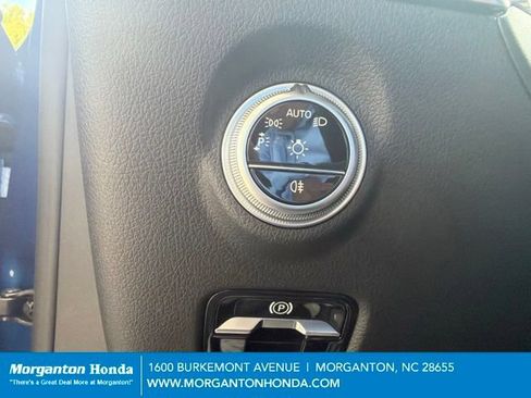 Used 2024 Mercedes-Benz C 300 4MATIC Sedan image 16