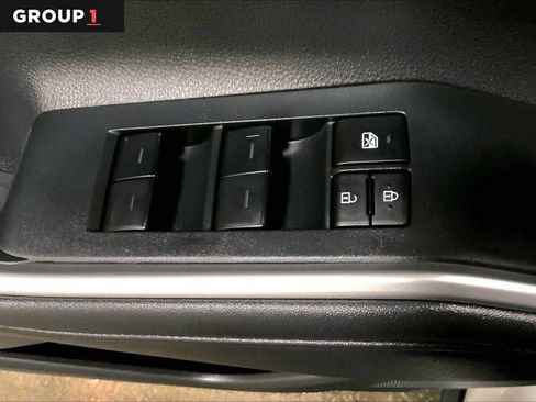 Used 2024 Toyota Highlander XLE image 35