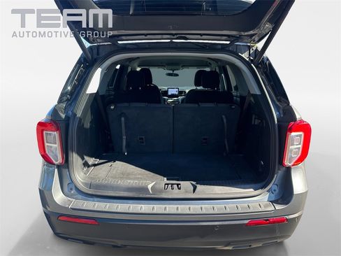 Used 2023 Ford Explorer XLT image 13