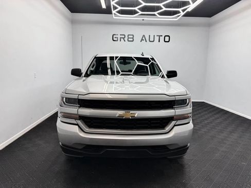 Used 2019 Chevrolet Silverado 1500 Custom w/ Custom Convenience Package RWD image 2