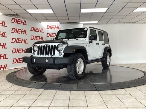 Used 2014 Jeep Wrangler Unlimited Sport w/ Quick Order Package 24S AWD/4WD image 3