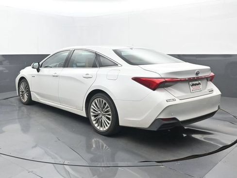 Used 2019 Toyota Avalon Limited w/ Advanced Safety Package FWD image 3