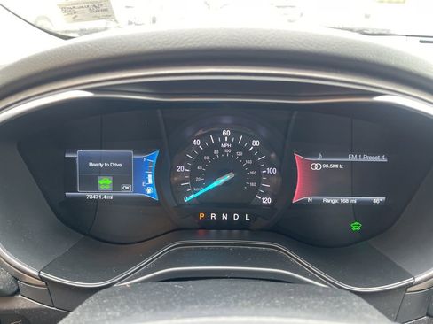 Used 2020 Ford Fusion SE image 11