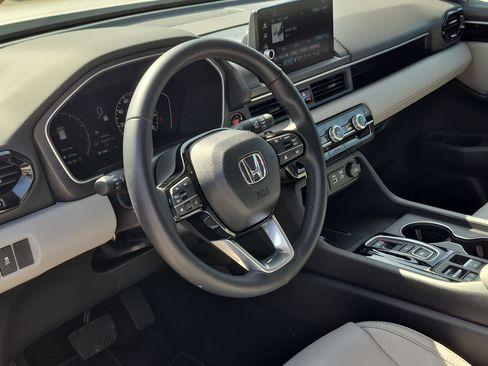 Certified 2025 Honda Pilot EX-L image 12