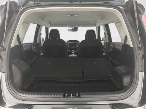 Used 2025 Kia Soul LX w/ LX Technology Package FWD image 19