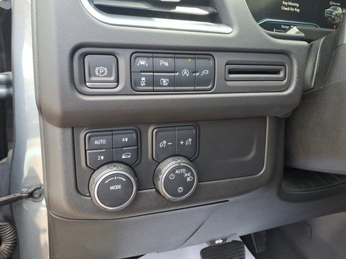 Used 2022 Chevrolet Tahoe LT w/ Luxury Package AWD/4WD image 19