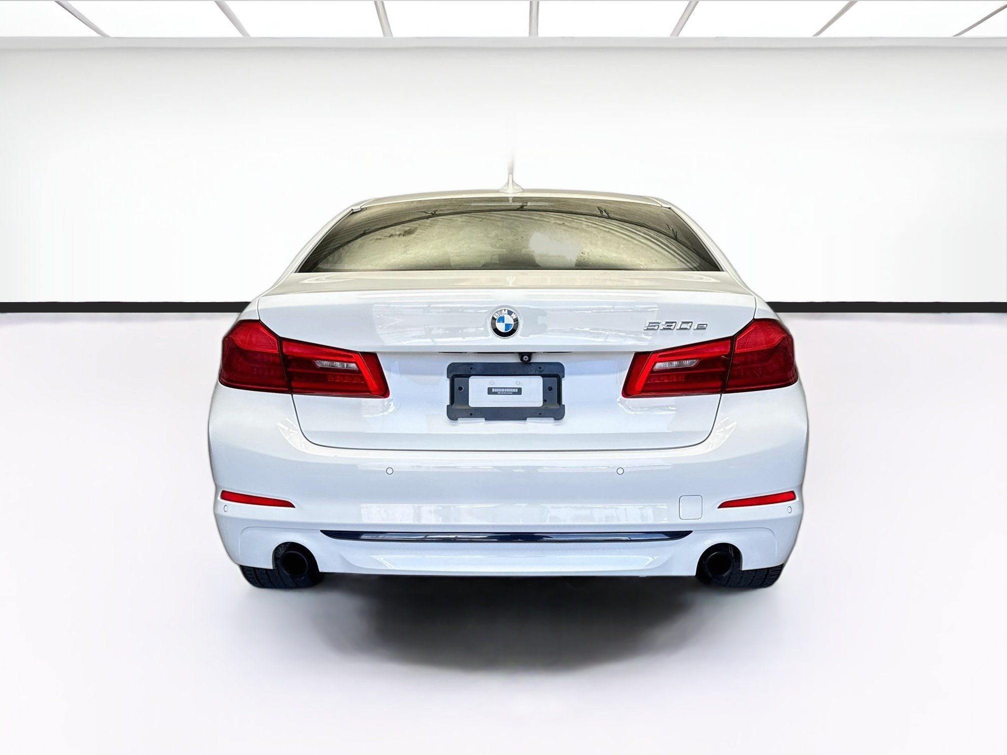 Used 2020 BMW 530e w/ Convenience Package RWD image 5