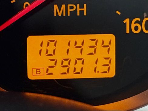 Used 2005 Nissan 350Z Touring image 14