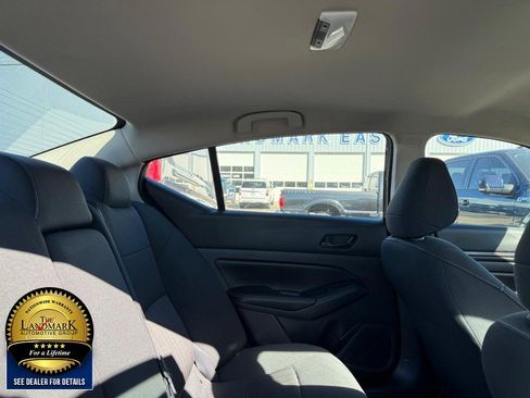 Used 2025 Nissan Altima 2.5 SV image 14