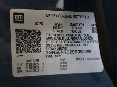 New 2025 Chevrolet Suburban Premier image 38