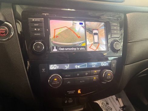 Used 2020 Nissan Rogue SV w/ Sun & Sound Touring Package AWD/4WD image 2