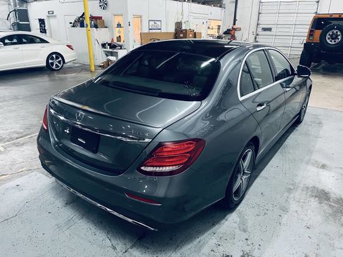 Used 2017 Mercedes-Benz E 300 4MATIC image 9