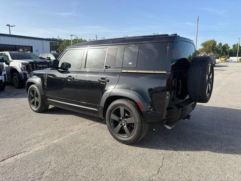 Used 2023 Land Rover Defender 110 AWD/4WD image 3