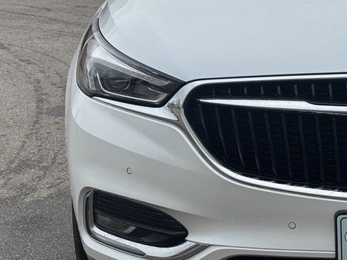 Used 2018 Buick Enclave Premium w/ Experience Buick Package image 3