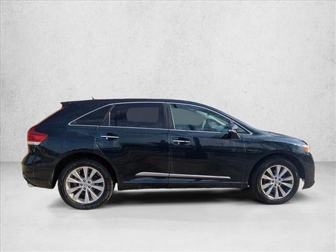 Used 2014 Toyota Venza XLE image 2