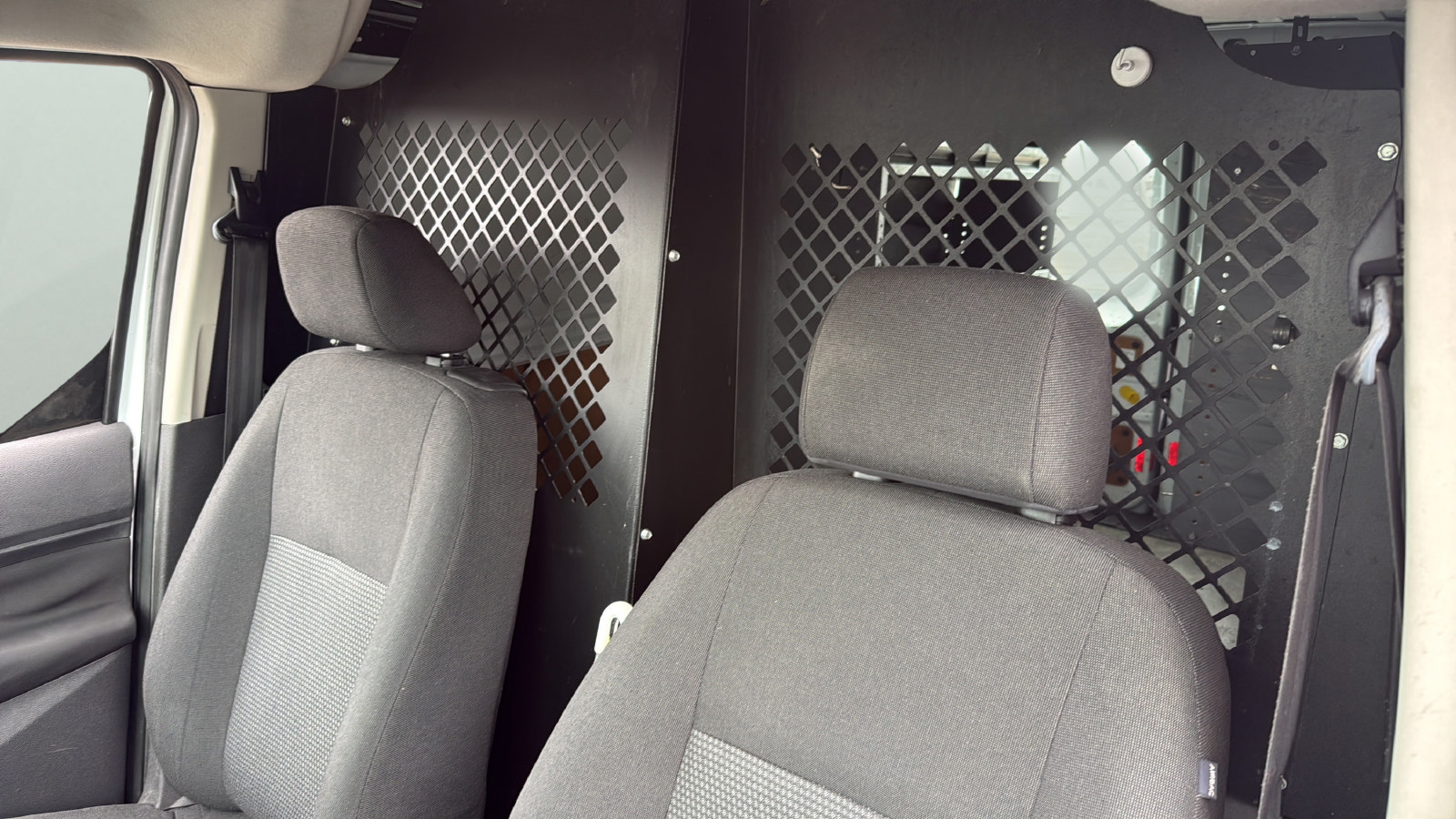 Used 2015 Ford Transit Connect XL FWD image 2