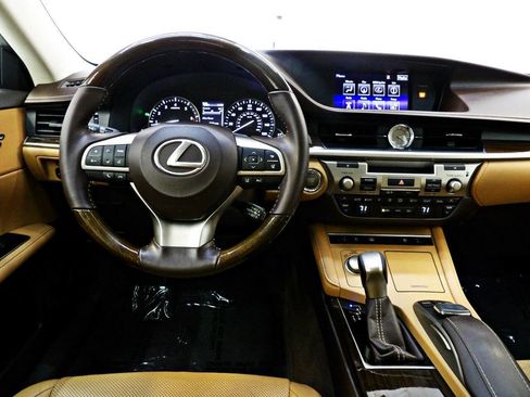 Used 2016 Lexus ES 350 FWD image 25