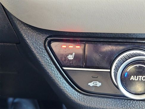 Certified 2024 Honda HR-V EX-L image 19