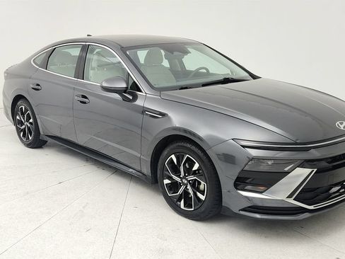 Used 2025 Hyundai Sonata SEL FWD image 1