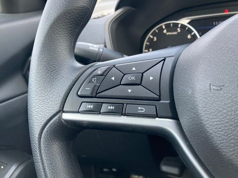 Used 2025 Nissan Altima 2.5 SV image 15