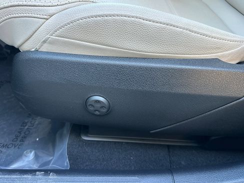 Used 2026 Mercedes-Benz GLC 300 image 15