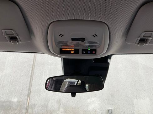 Used 2025 Chevrolet Trax LT image 15