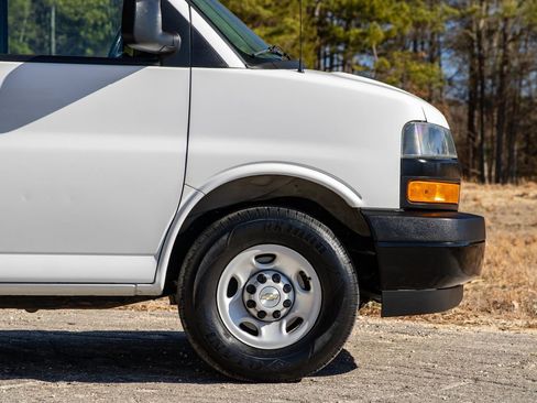 Used 2020 Chevrolet Express 3500 LS image 4