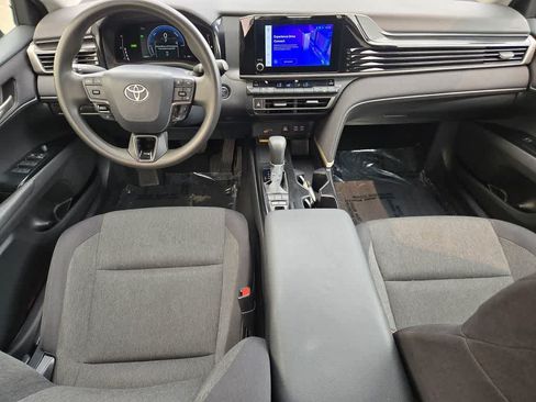 Used 2025 Toyota Camry LE FWD image 9