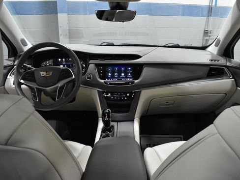 Used 2023 Cadillac XT5 Premium Luxury w/ Technology Package image 6