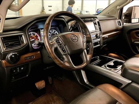 Used 2016 Nissan Titan Platinum Reserve AWD/4WD image 12